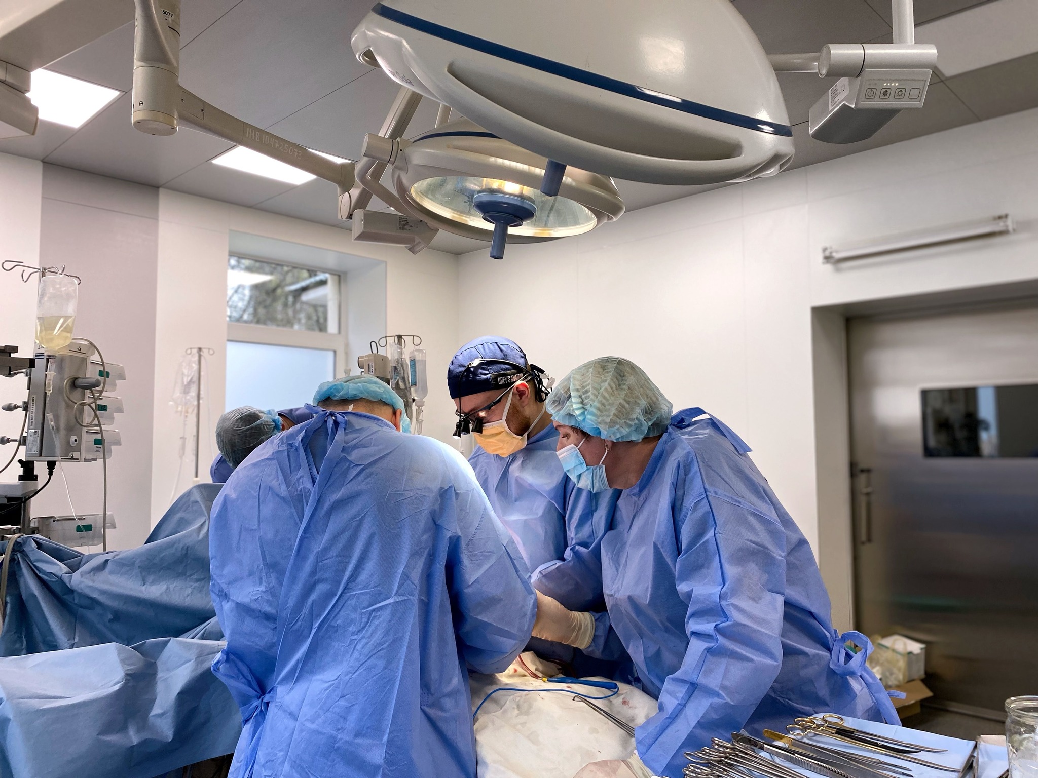 Під час операції в Центрі трансплантації органів та анатомічних тканин.